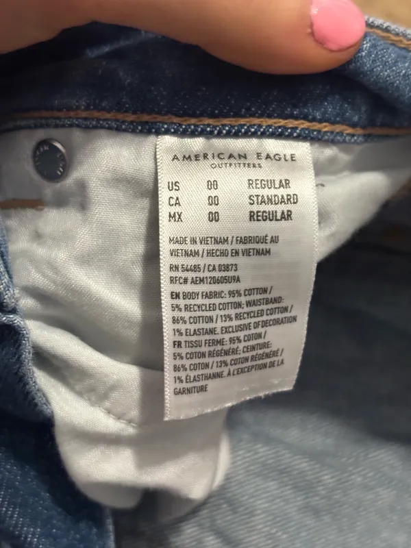 American Eagle Jeans - Image 3