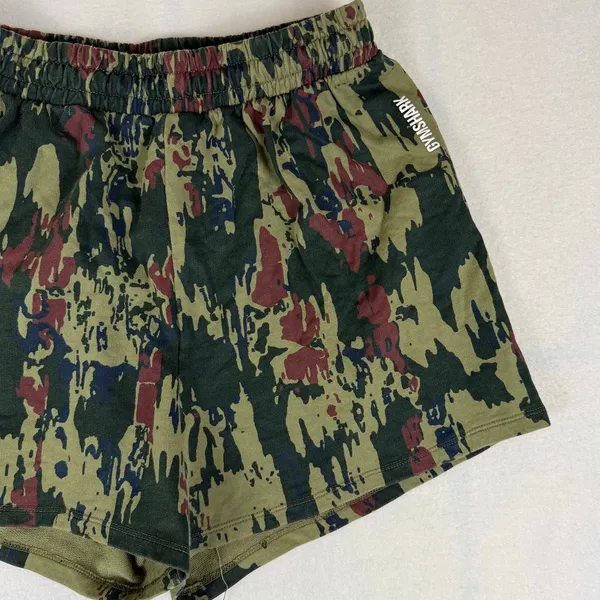 Gymshark Women's Graphic Camo Shorts - Size M - Excellent - Image 4
