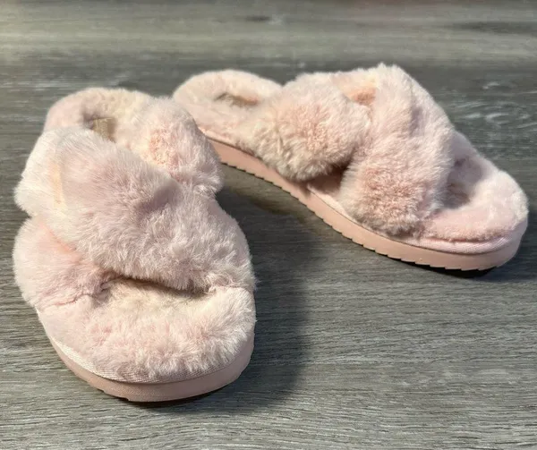 Koolaburra by Ugg Pink Faux Fur Slide Sandal Slippers - Image 2