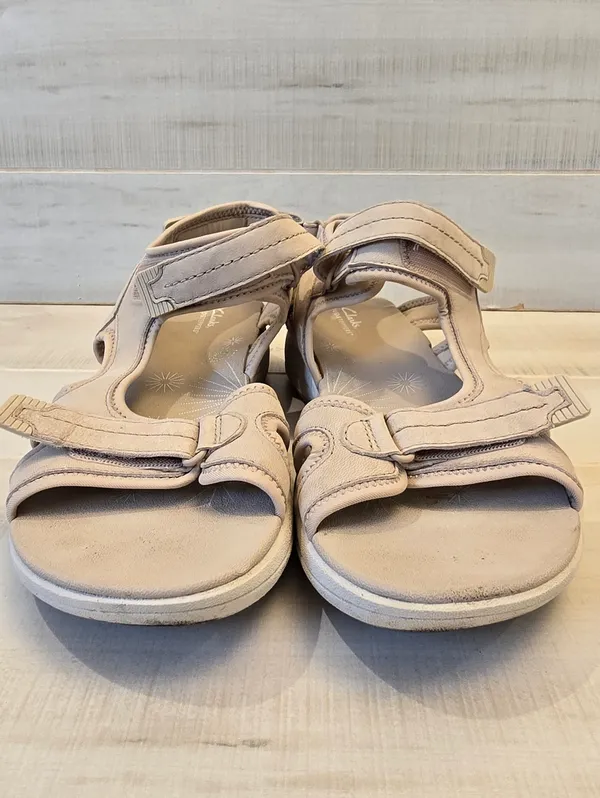 {9} Clarks Mira Free Women's Outdoor Sandals Sand Nubuck Cloudsteppers - Image 2