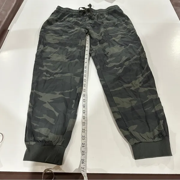Splendid Green Camo Print High Rise Sweatpants Jogger‎ Size L - Image 10