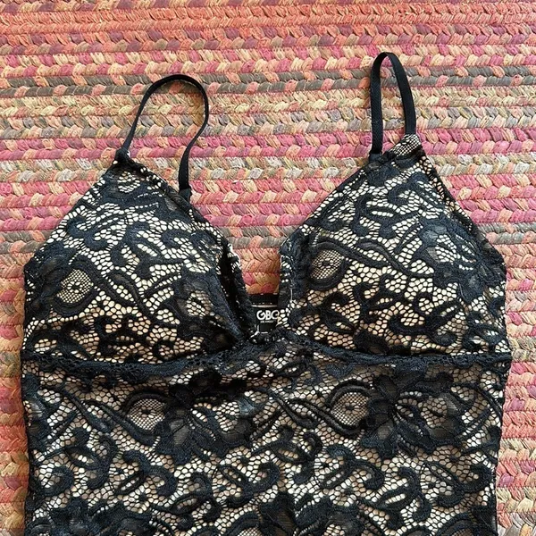 Gbg Los Angeles Black & Cream Lace Thong Bodysuit - Image 3