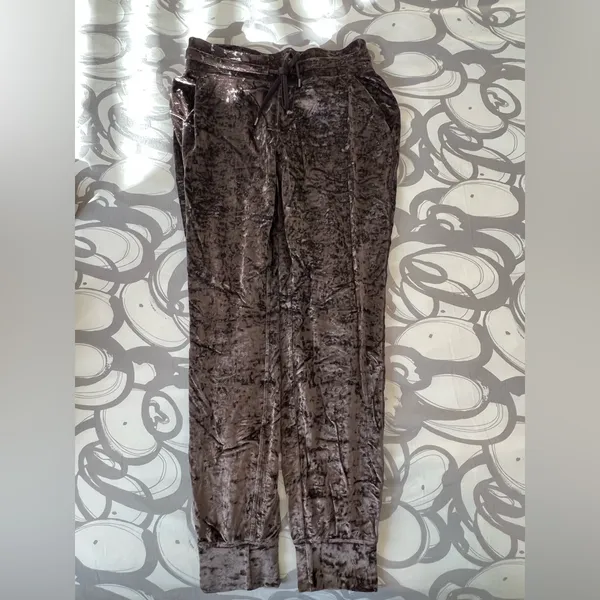 lululemon Velvet Joggers in Dark Brown - Image 2