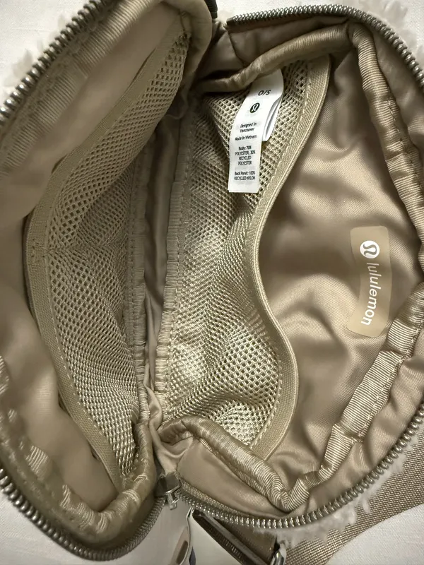 Lululemon Everywhere Belt Bag 1L - Image 5