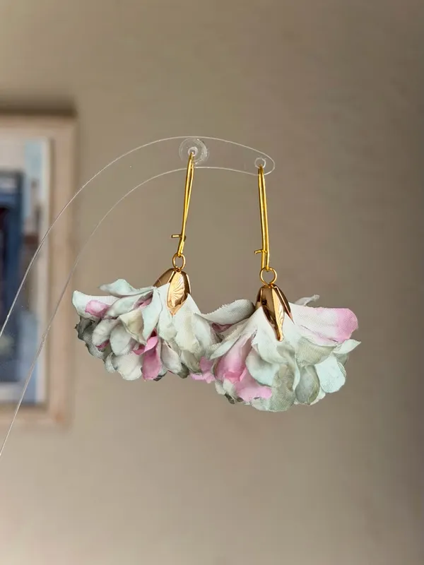 Handmade fairy cute flower unique style dangle earrings💚 - Image 3