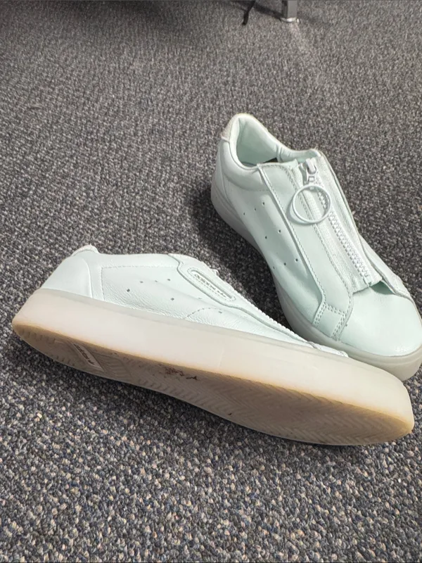 Adidas sleek sneakers size 7 // 080416 - Image 2