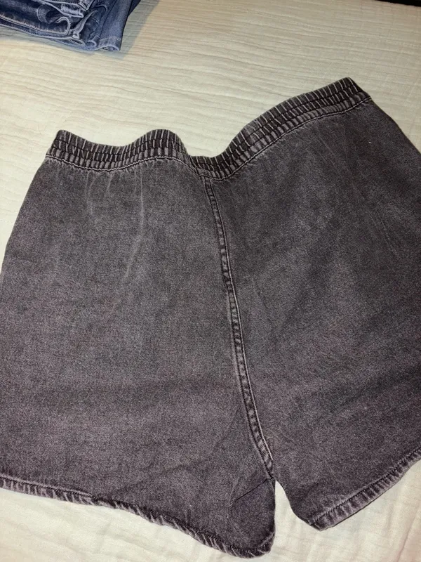 Divided H&M Denim Shorts Elastic Waist - Image 3
