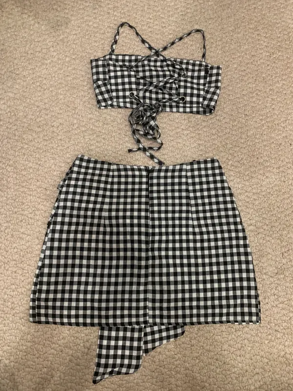 Boutique Black And White Set - Image 2