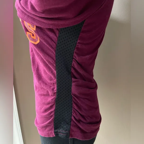 RARE! Virginia Tech Women’s HOKIES Top Size M - Image 4