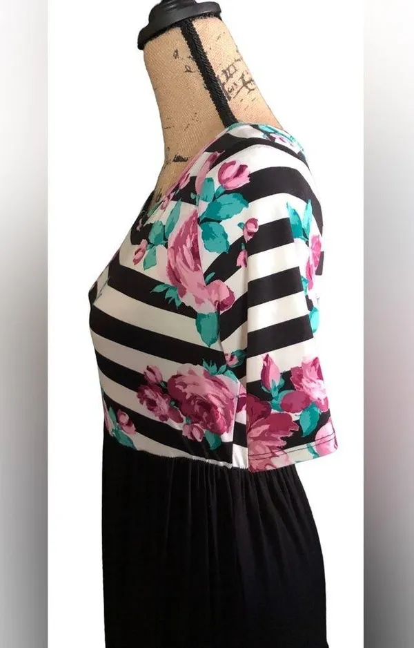 CELESTE “” Maxi Dress NWT! W/ Side Pockets!!🌸 - Image 5