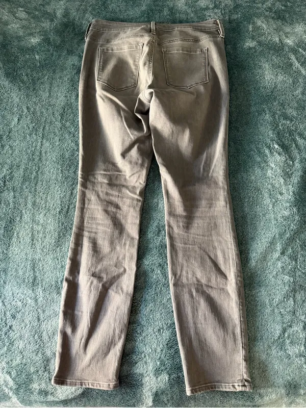 Athleta Skulptek Skinney Jeans Size‎ 4 Light Gray - Image 4