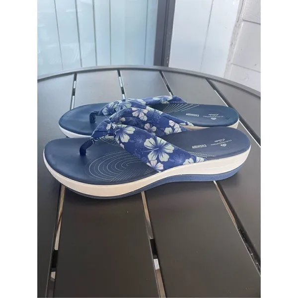Women’s Clarks Aria Gibson Blue Floral Fabric Thong Sandals Size 10 - Image 10