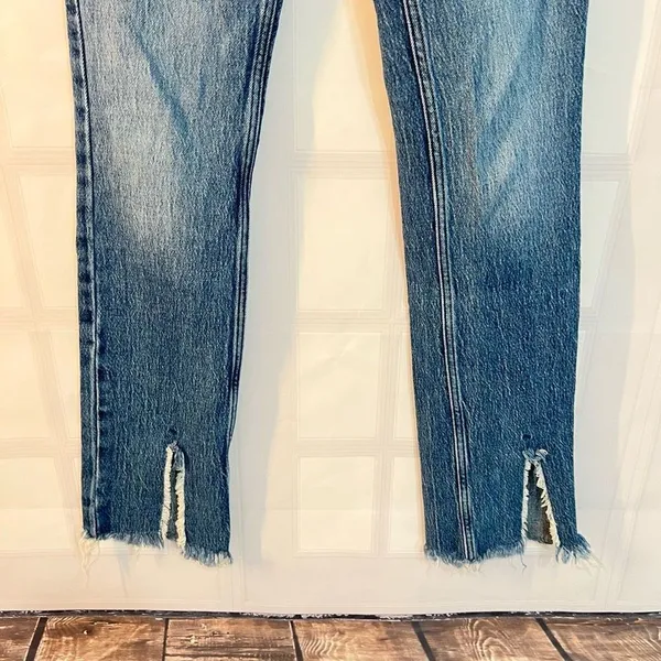 Zara high waisted button fly slit leg frayed hem size 2 - Image 5