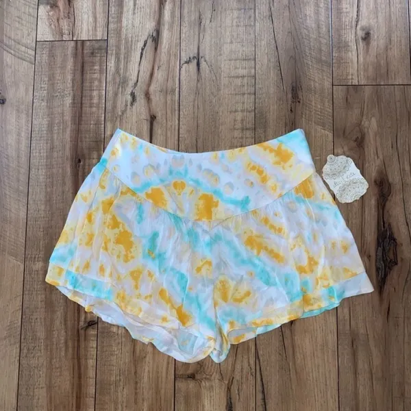 NWT altard state yellow blue tie dye shorts‎ M - Image 6