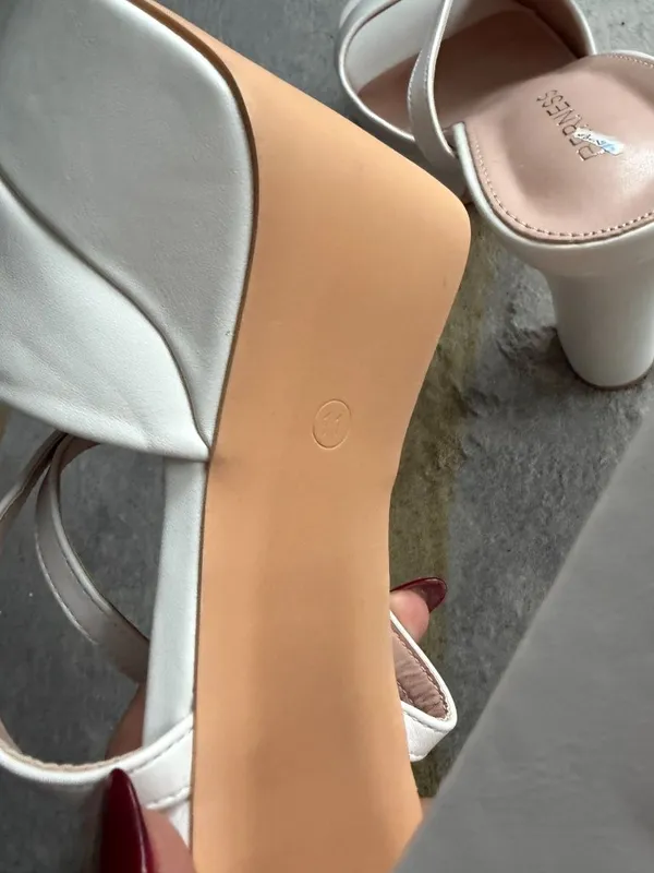 BERNESS White Platform Heels Sandals Size 11 - Image 2