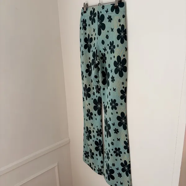 Urban Outfitters Bryn Floral Flare Pants S Green Retro Y2K Stretch Knit Boho - Image 7