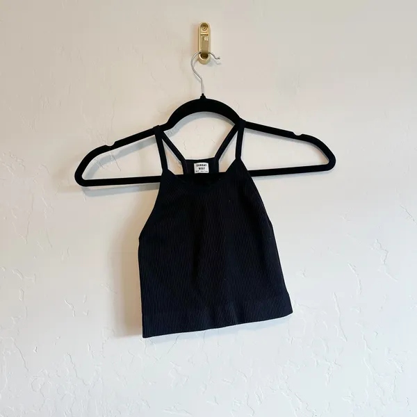 Aritzia Sunday‎ Best | SinchSeamless™ Rib Racerback Crop Top in Black - Image 2