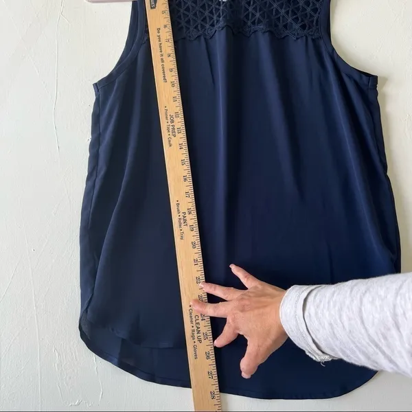 𝅺Love FIRE office career lace tank top MEDIUM navy blue NWOT - Image 7