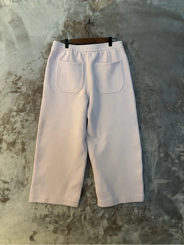 Cropped Wide Leg Women’s Sweatpants with Pockets Elastic Waist Soft Pink - Image 2