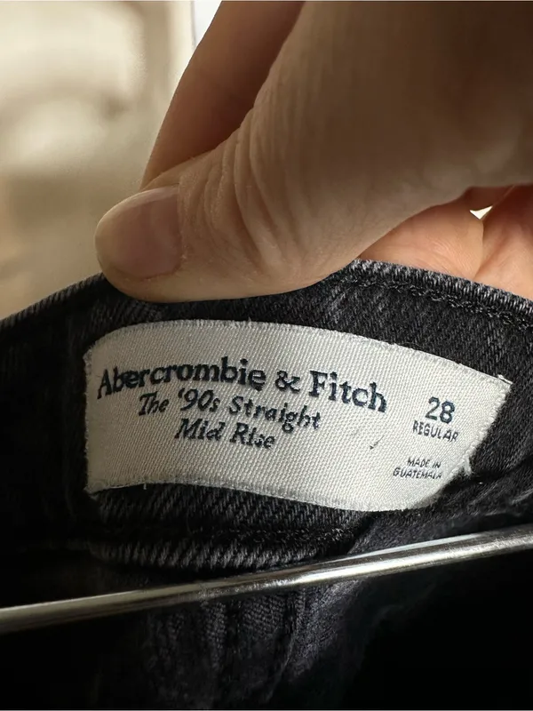 J168. Abercrombie & Fitch Womens 28 The 90s Black Straight Jeans MidRise - Image 2
