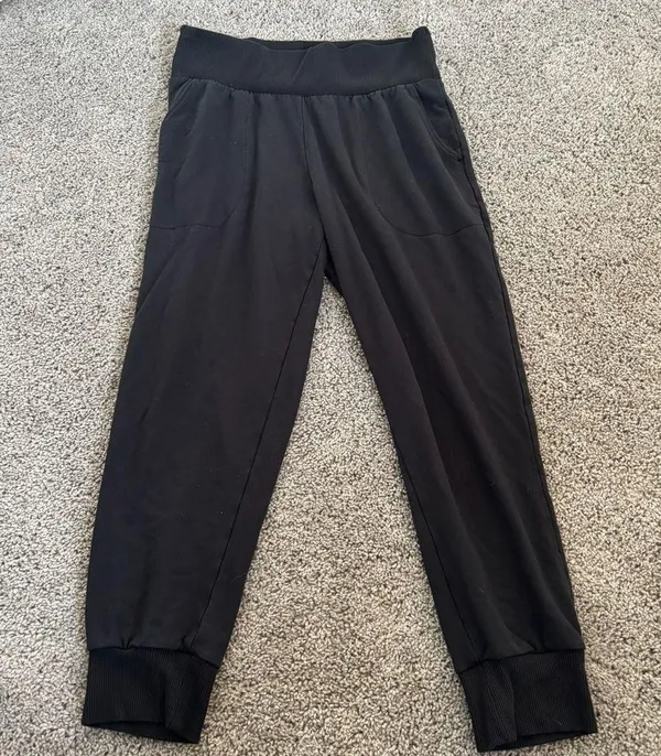 Nike Yoga Women’s Flow Hyper 7/8 Sweat Pants CJ3827 Black Size Medium - Image 3