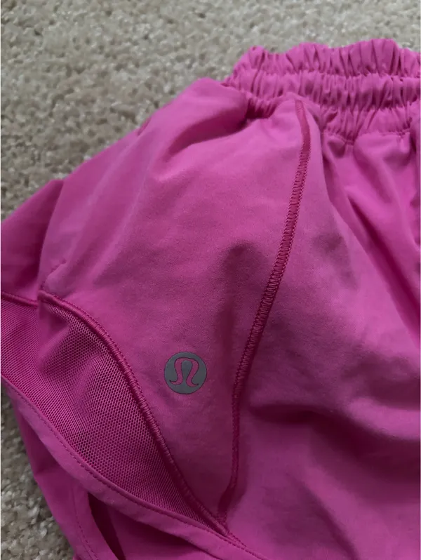 Lululemon Hotty Hot Low-Rise 2.5" Shorts - Image 5