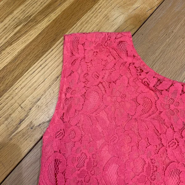 Express Blouse Womens Size Medium Pink Lace Overlay Sheer‎ Hem Tank Top Coral - Image 2