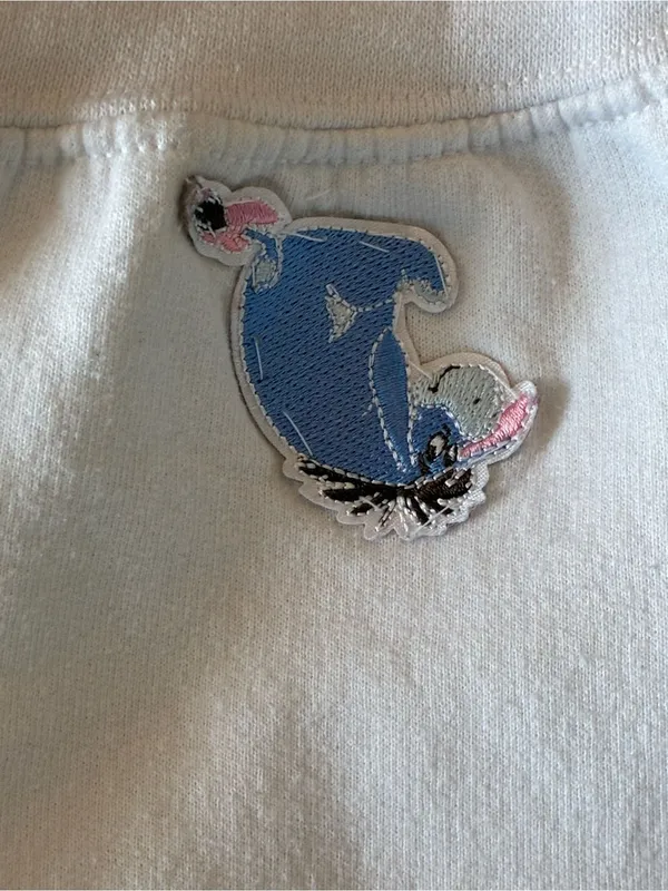 Women’s White Sweatshirt Patch Details of Winnie the Pooh Characters Size XL - Image 4