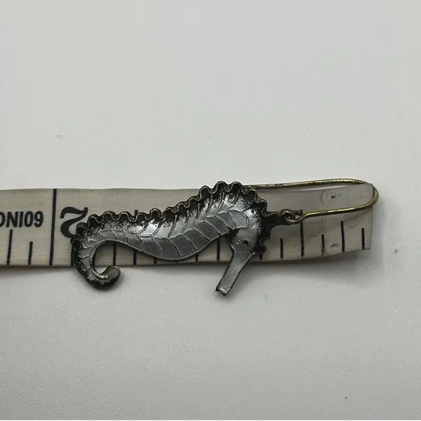 Vintage Style White Black Seahorse Drop‎ Earrings Silver Tone Nautical Coastal - Image 7