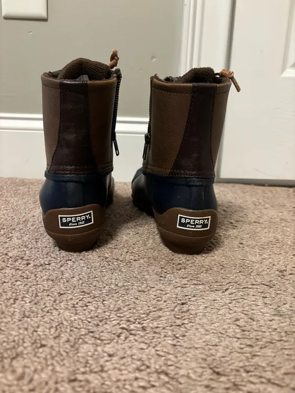 Sperry Duck Boots Women’s Navy Tan 8 - Image 3