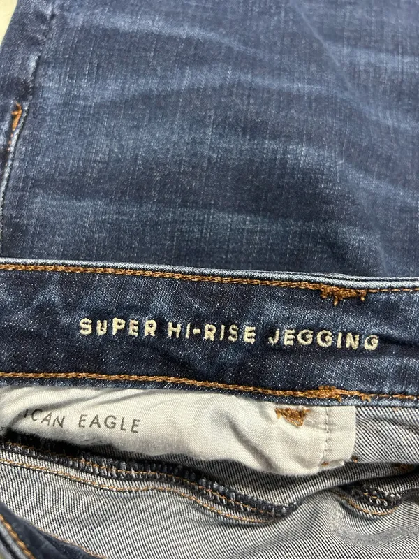 American Eagle Super Hi-Rise Jeggings – Size 20 - Image 4