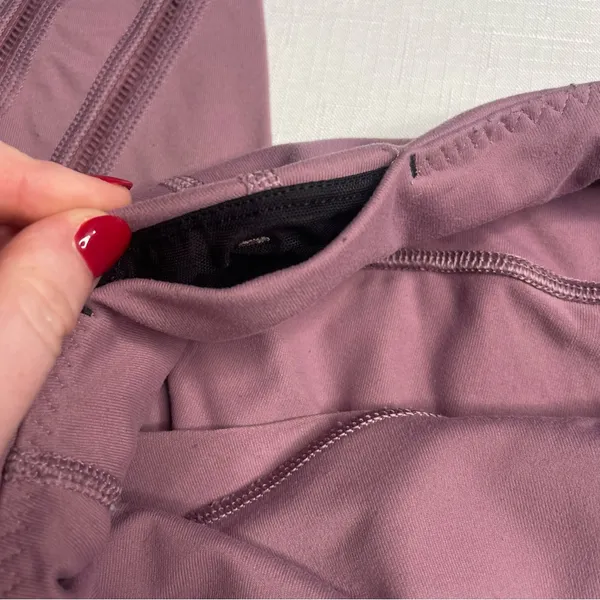 Victorias Secret Sport Knockout Mauve Leggings w Sheer Mesh Side Panels (Large) - Image 5