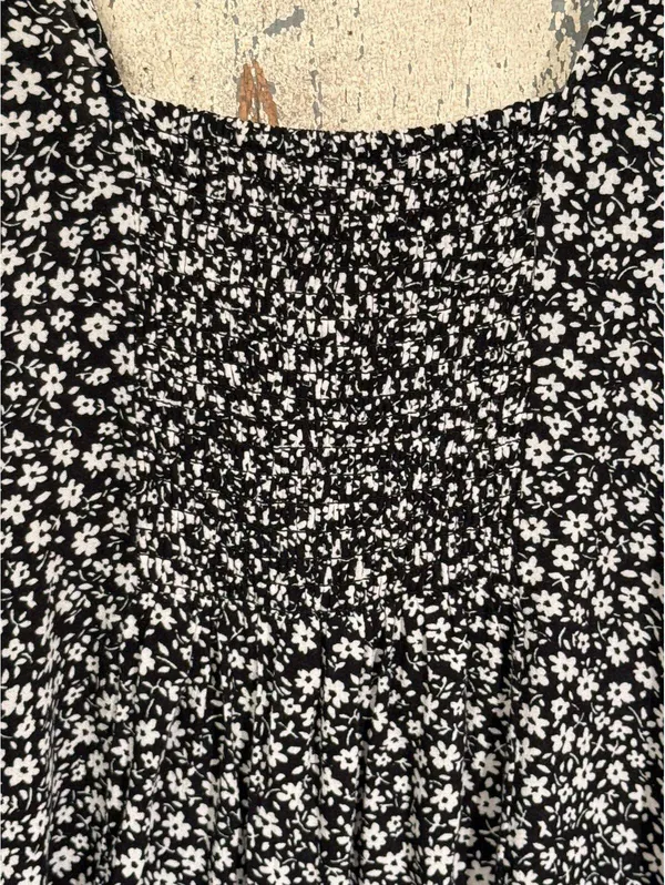 American Eagle black white floral print mini dress size Medium - Image 6