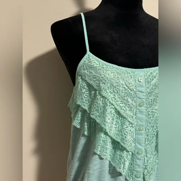 EUC Almost Famous Mint Green Floral Lace Adjustable Cami size large - Image 2