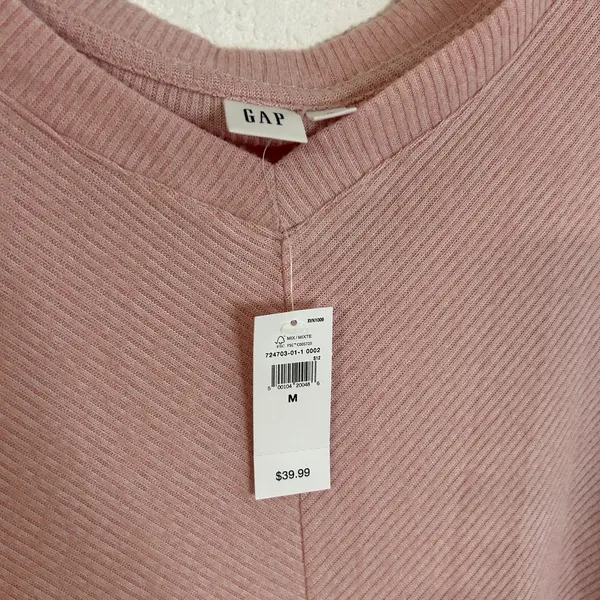 Gap Soft V Neck Sweater Womens Size Medium Pink NWT Style 724703 NEW - Image 2