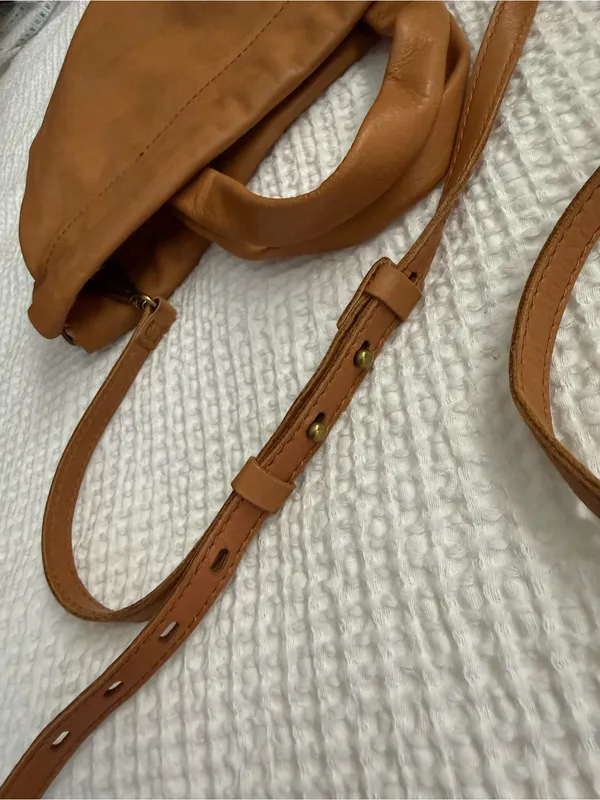 Madewell Cow Leather Crossbody Purse Brown Tan Magnetic Closure Pocket Handles - Image 11