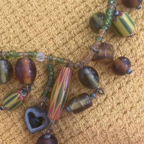 Elegant Green and Brown Beaded choker Necklace - Image 3