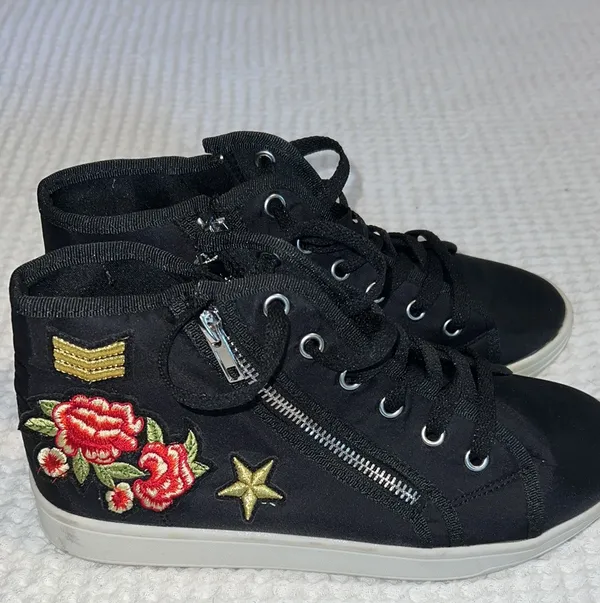 Madden NYC Candsy 8M High Top Lace Up Zipper - Image 3