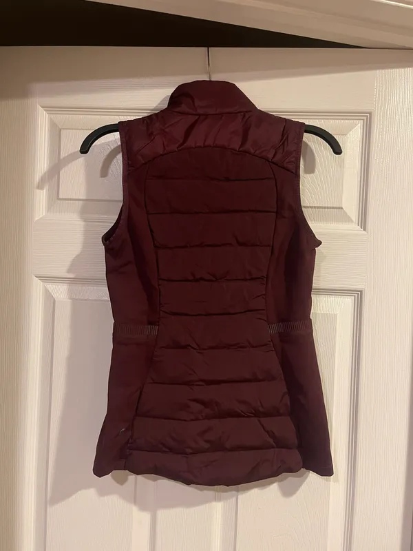 down for it all vest NWT in cassis size 4 with one bag - Image 2