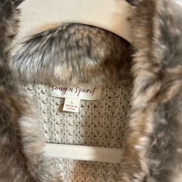 Elegant Faux Fur Vest in Rich Brown - Image 2