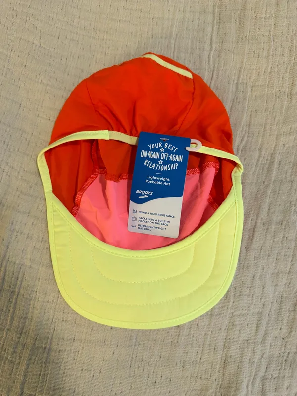 Brooks running hat NWT - Image 4