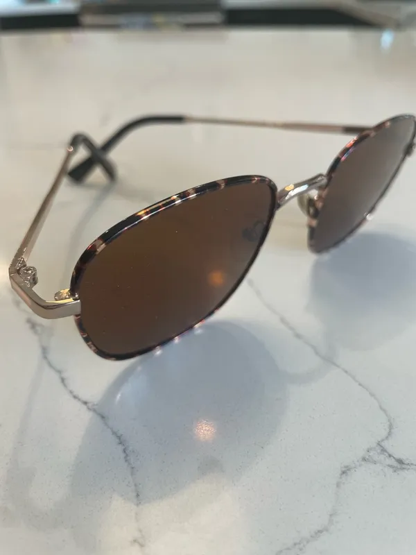 Round Sunglasses with Patterned Tortoiseshell Frame & Brown Lenses - Image 11