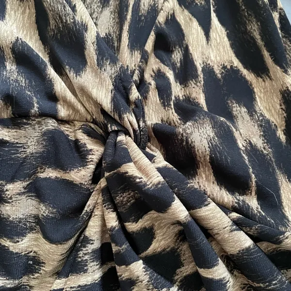 Sleeveless Joe Fresh wrap top, leopard animal print, 1X, EUC - Image 3
