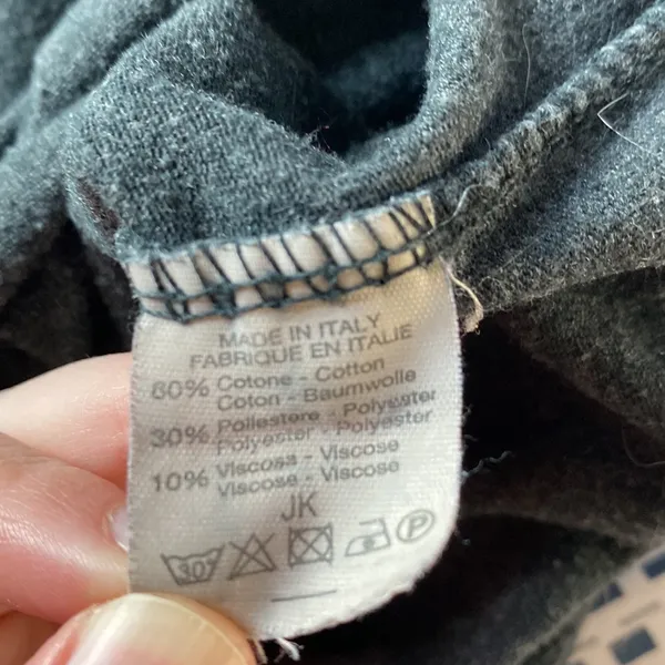 EUC Brandy Melville Charcoal Grey Cropped T-Shirt: One Size - Image 4