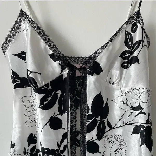 victoria’s secret black and white floral flower and leaf design vest slip dress - Image 3
