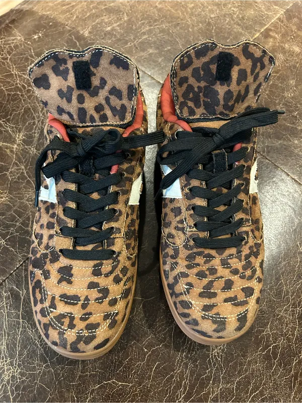 Cushionare Astro Retro SneakerLeopard Print Oversized Fold-over Skate Tongue - Image 5