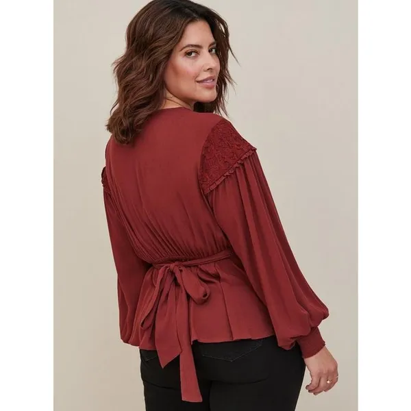 Torrid Crinkle Gauze Lace Inset Surplice Top Blouse Women’s Sz 1 1X/14-16 Red - Image 5