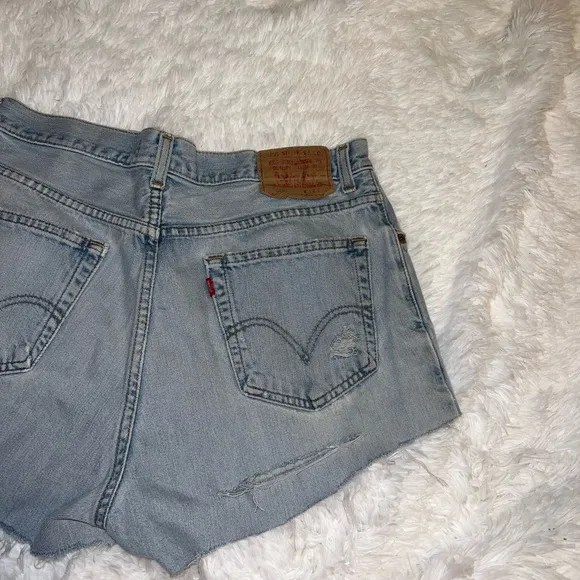 Levi’s 560 Light Wish Denim Cutoff Shorts size 33 - Image 2