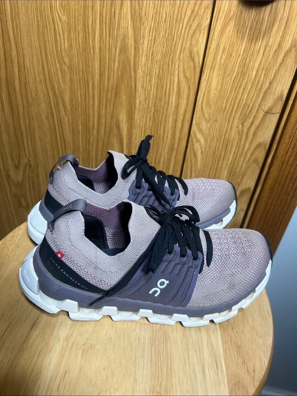 On Running Women’s Cloud Running Shoes - Mauve/Black - Image 4