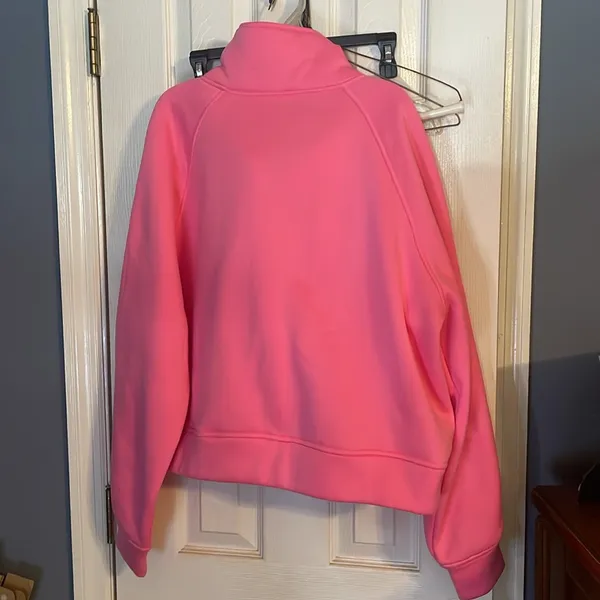 Pink XL Sweatshirt new no tags very cute - Image 3